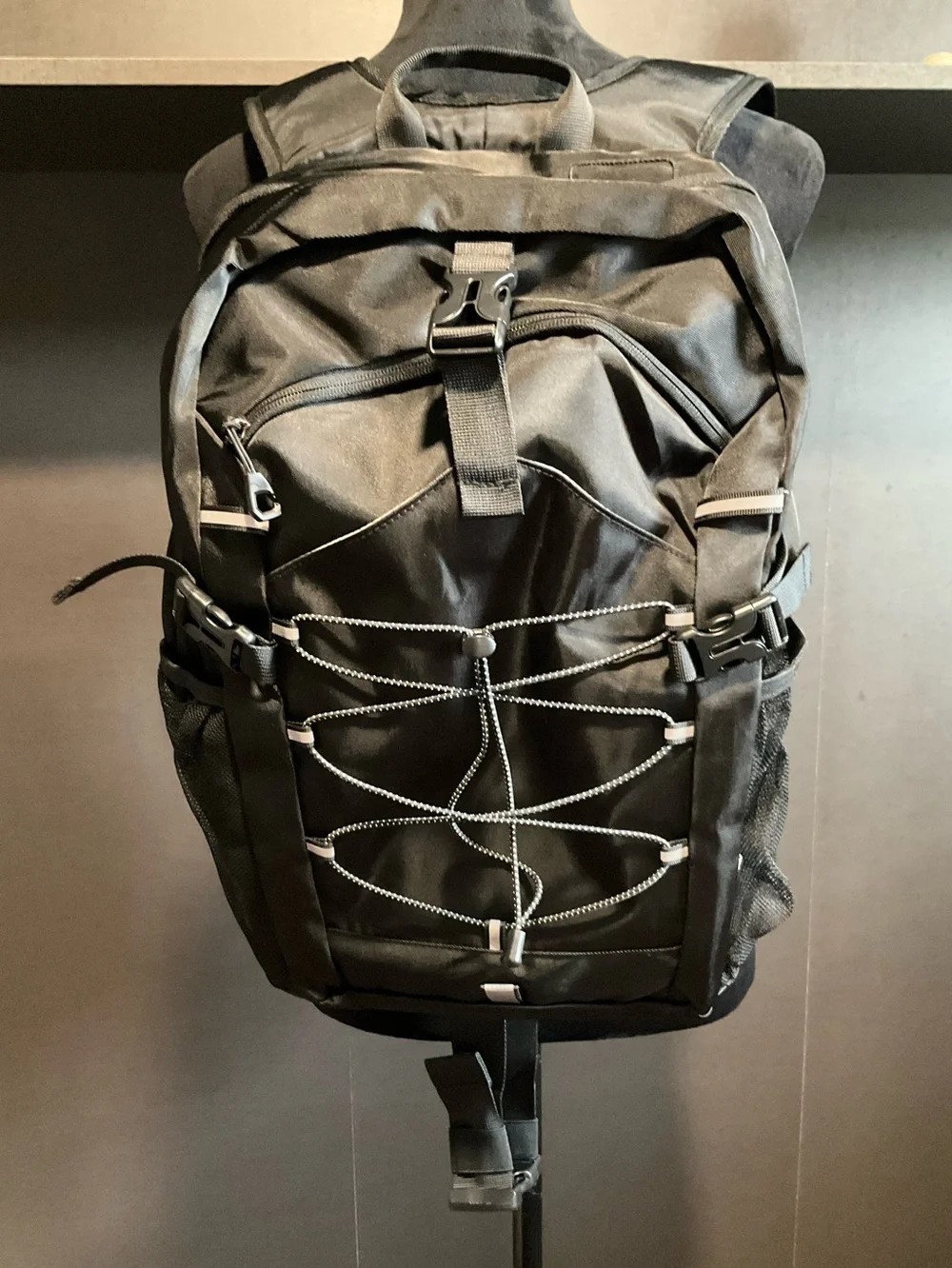 Tilymol black 25L travel/hike backpack